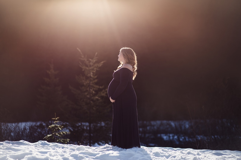 capturing the glow with a mt rainier maternity photographer