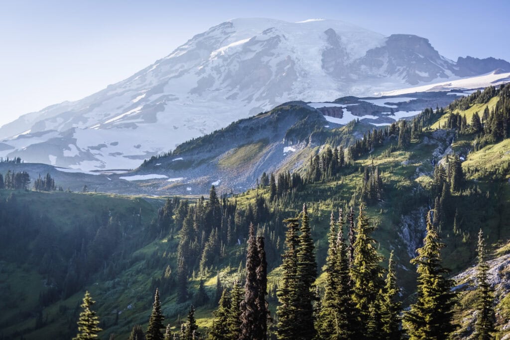 reasons to choose mt rainier for elopement - stunning natural scenery